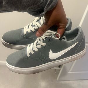 Nike Men's White and Gray Sneakers